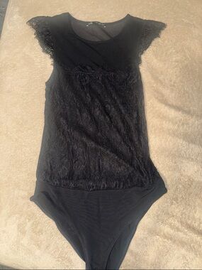 Black Lace Cap-Sleeve Bodysuit - Women